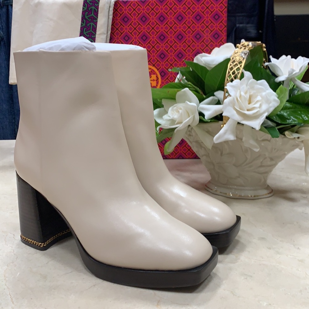 TORY BURCH PLATFORM CHAIN INLAY HEEL BOOTS MINIMAL AESTHETIC CREAM SZ US 8 & 9 - Picture 4 of 12